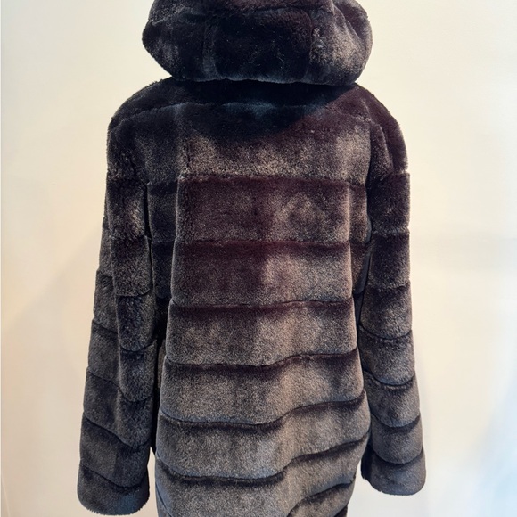 Kenneth Cole Black Faux Fur Coat Plush Soft Quilted Glam Jacket Size Small - Picture 6 of 9